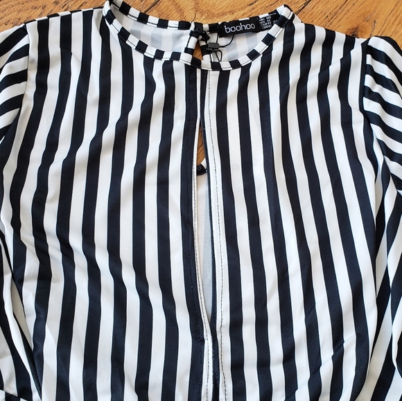 NWOT. Tie Front Key hole skater dress - Picture 7 of 8